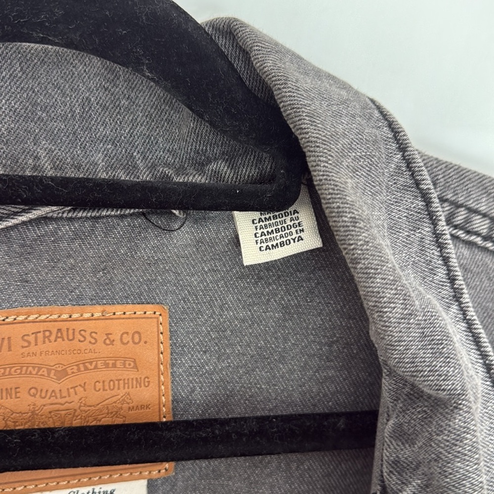 Levi’s grey denim jacket - Picture 3 of 4